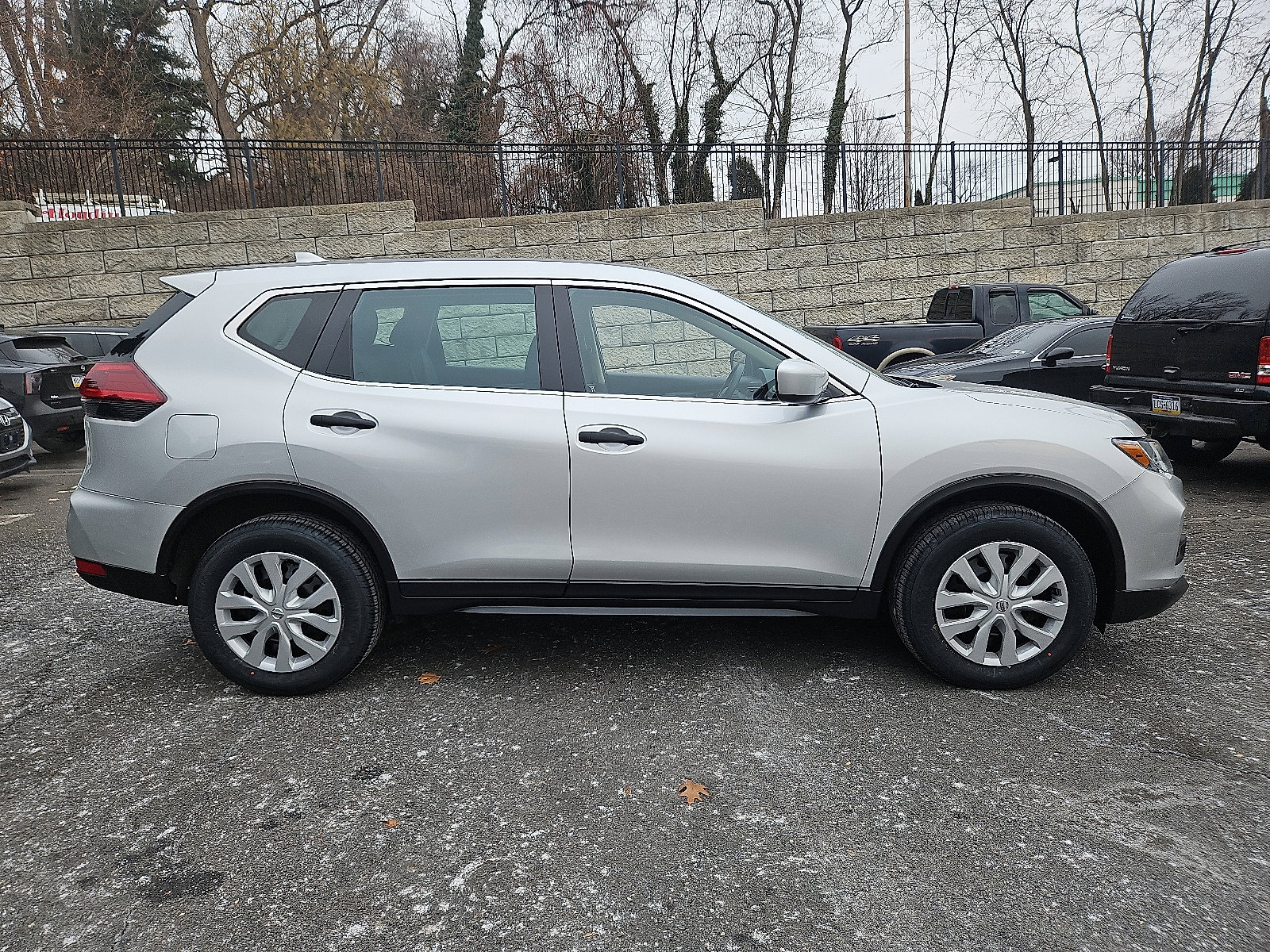 Certified 2019 Nissan Rogue S image 7