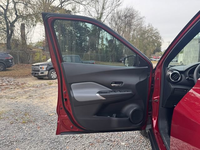 Used 2024 Nissan Kicks SR w/ SR Premium Package image 14