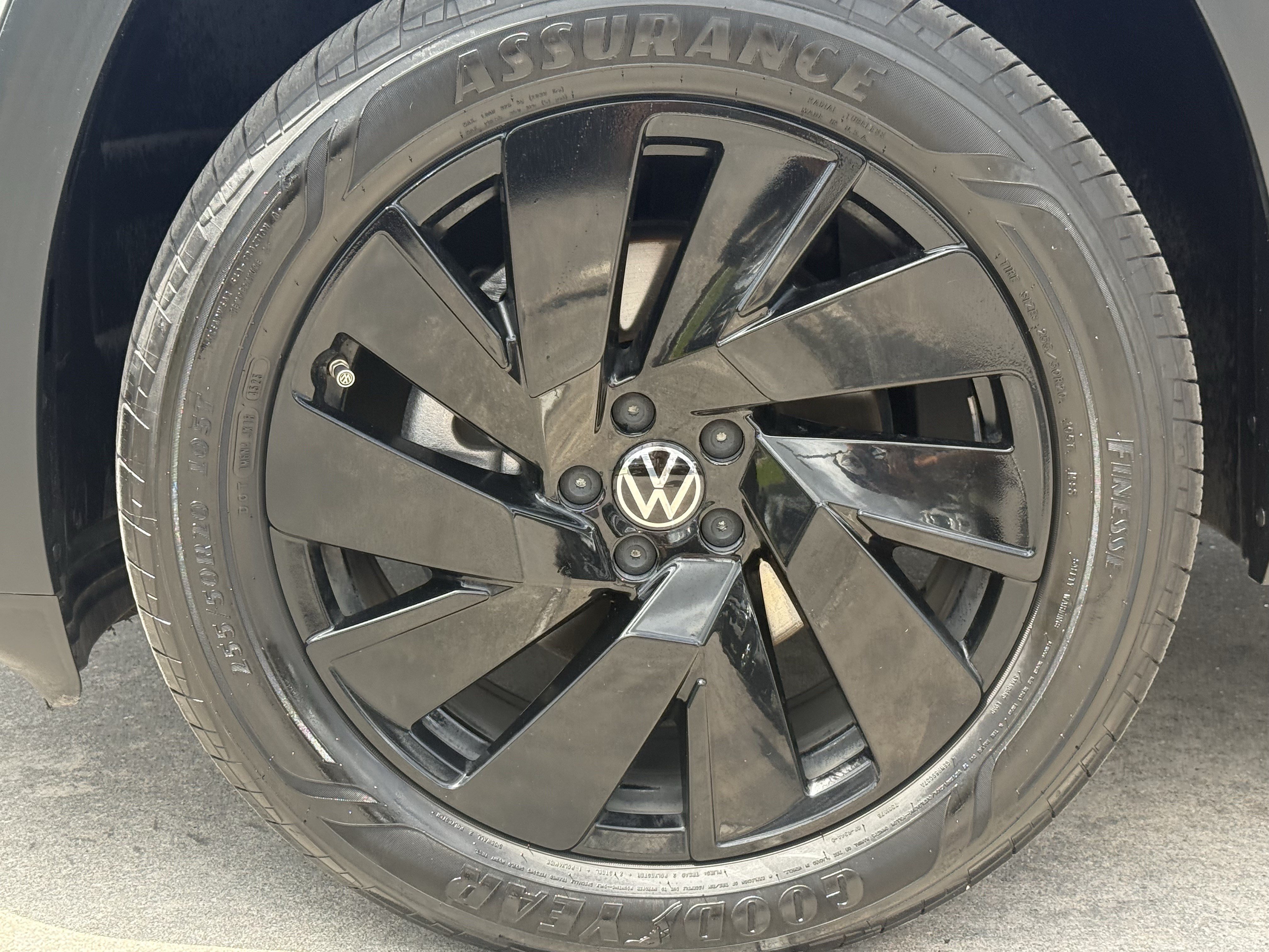 Used 2024 Volkswagen Atlas SE FWD image 12