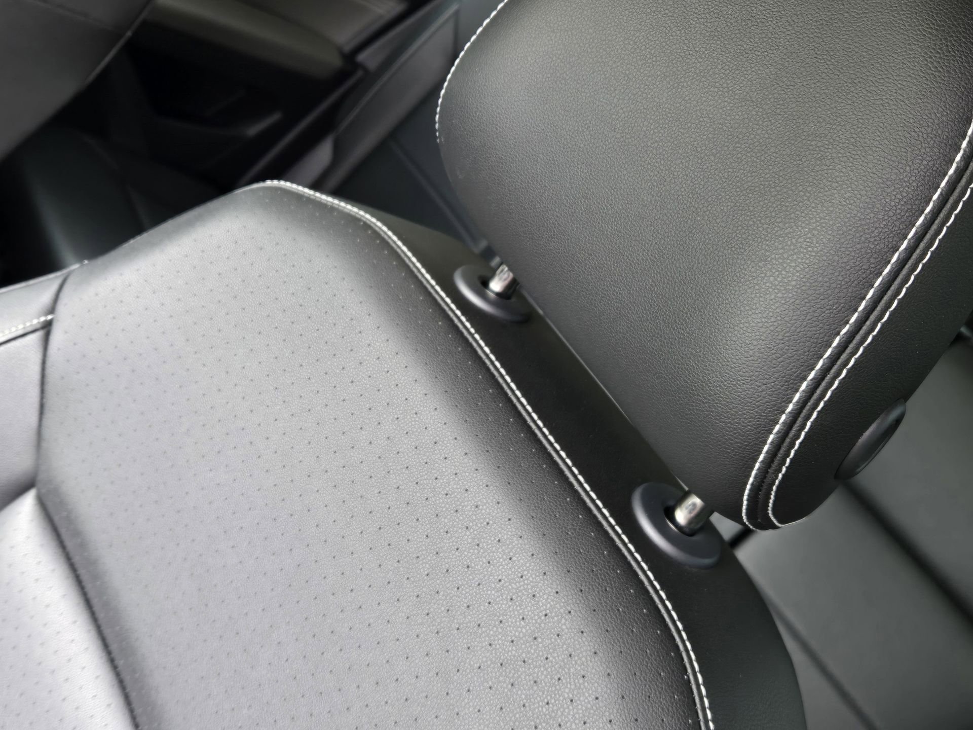 Used 2023 Volkswagen Atlas SE w/ Panoramic Sunroof Package image 22