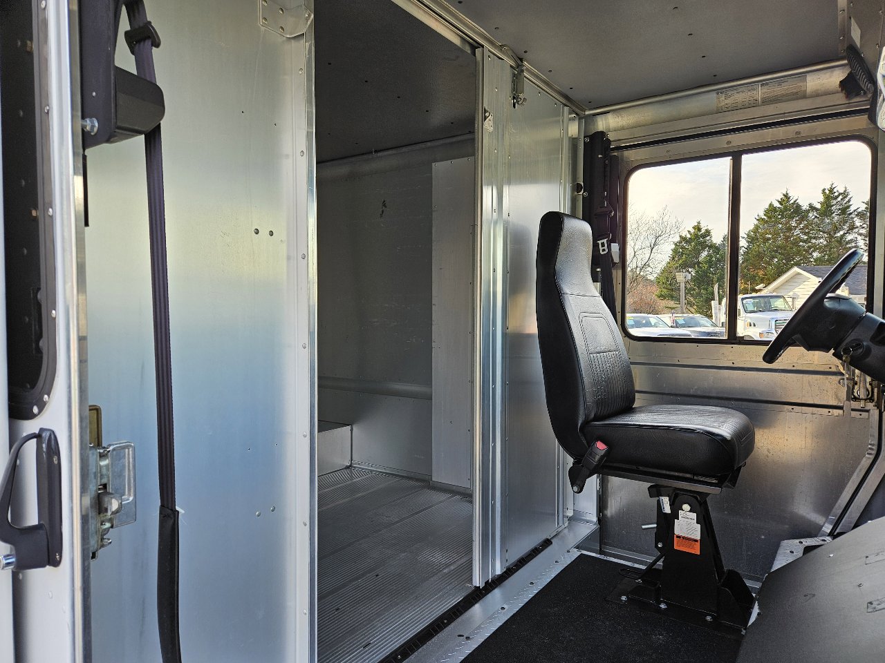 Used 2013 Ford E-350 and Econoline 350 Super Duty w/ Air Conditioning Prep Pkg image 22