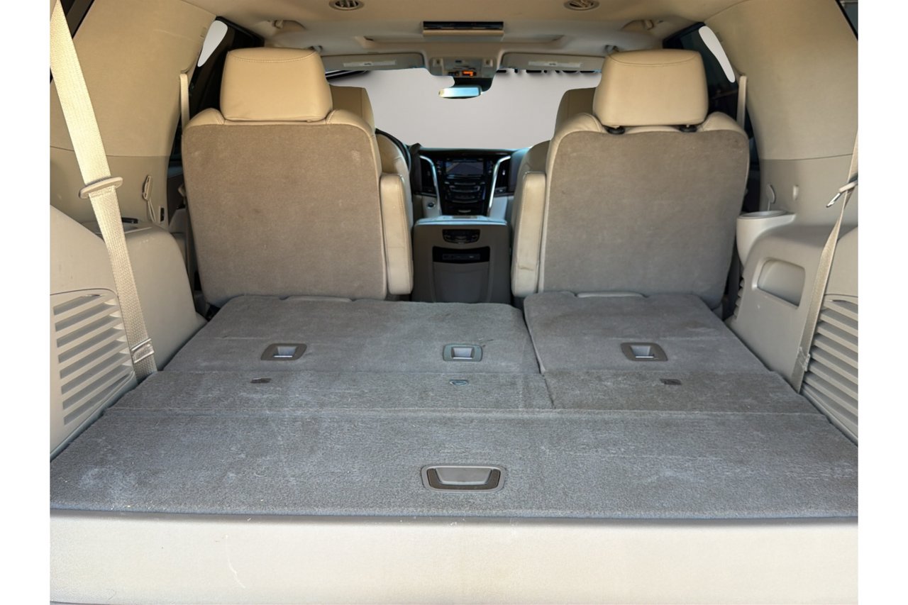 Used 2017 Cadillac Escalade Premium Luxury RWD image 18