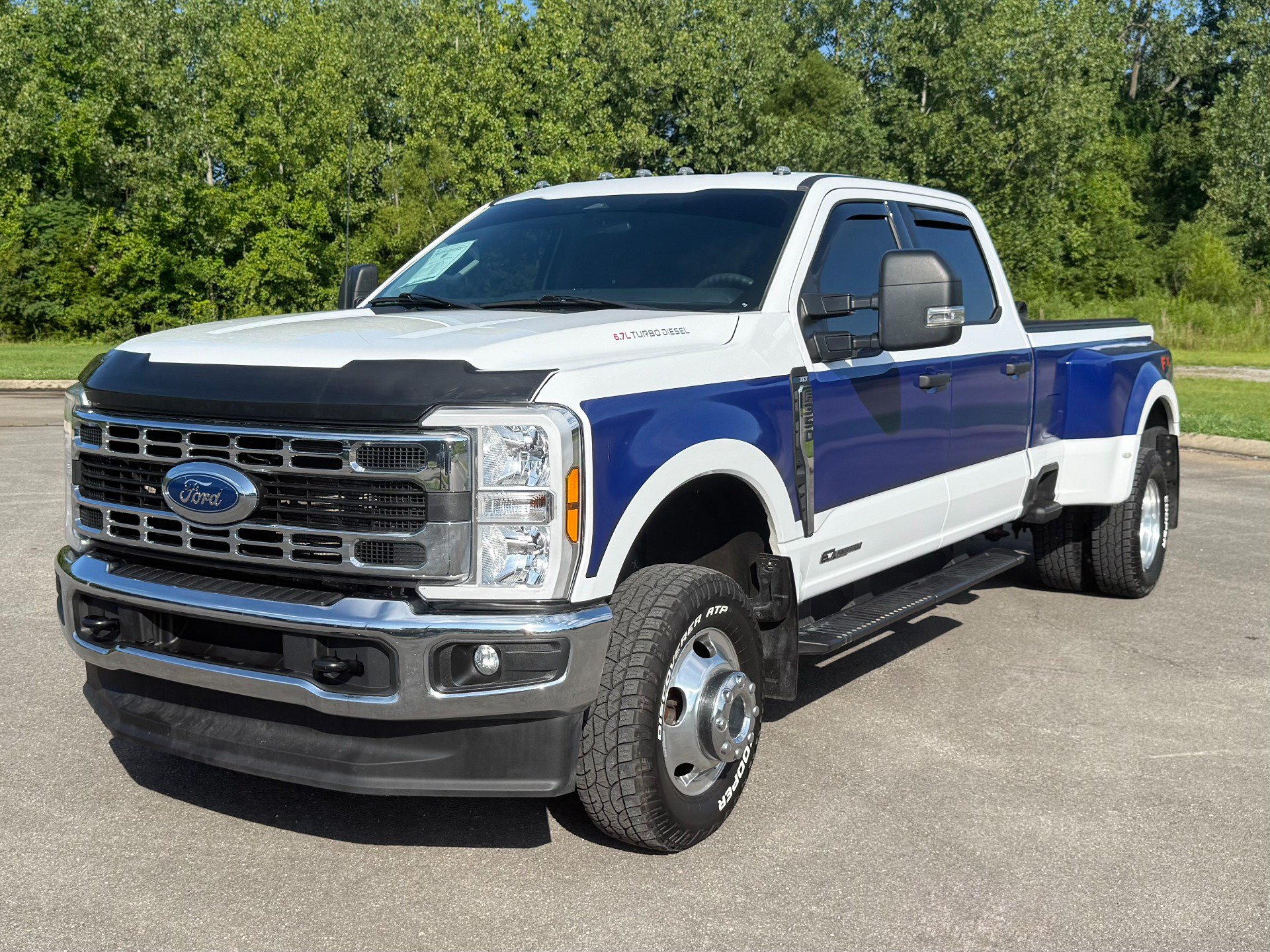 Used 2024 Ford F350 XLT w/ FX4 Off-Road Package AWD/4WD image 2