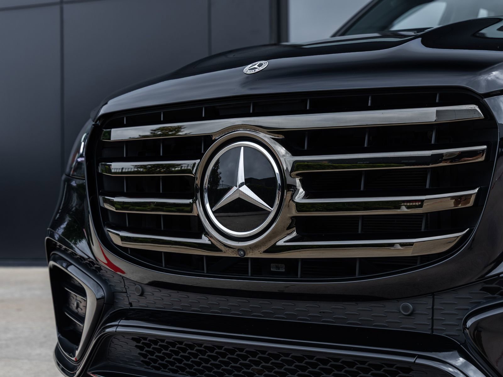Used 2025 Mercedes-Benz GLS 580 4MATIC image 15