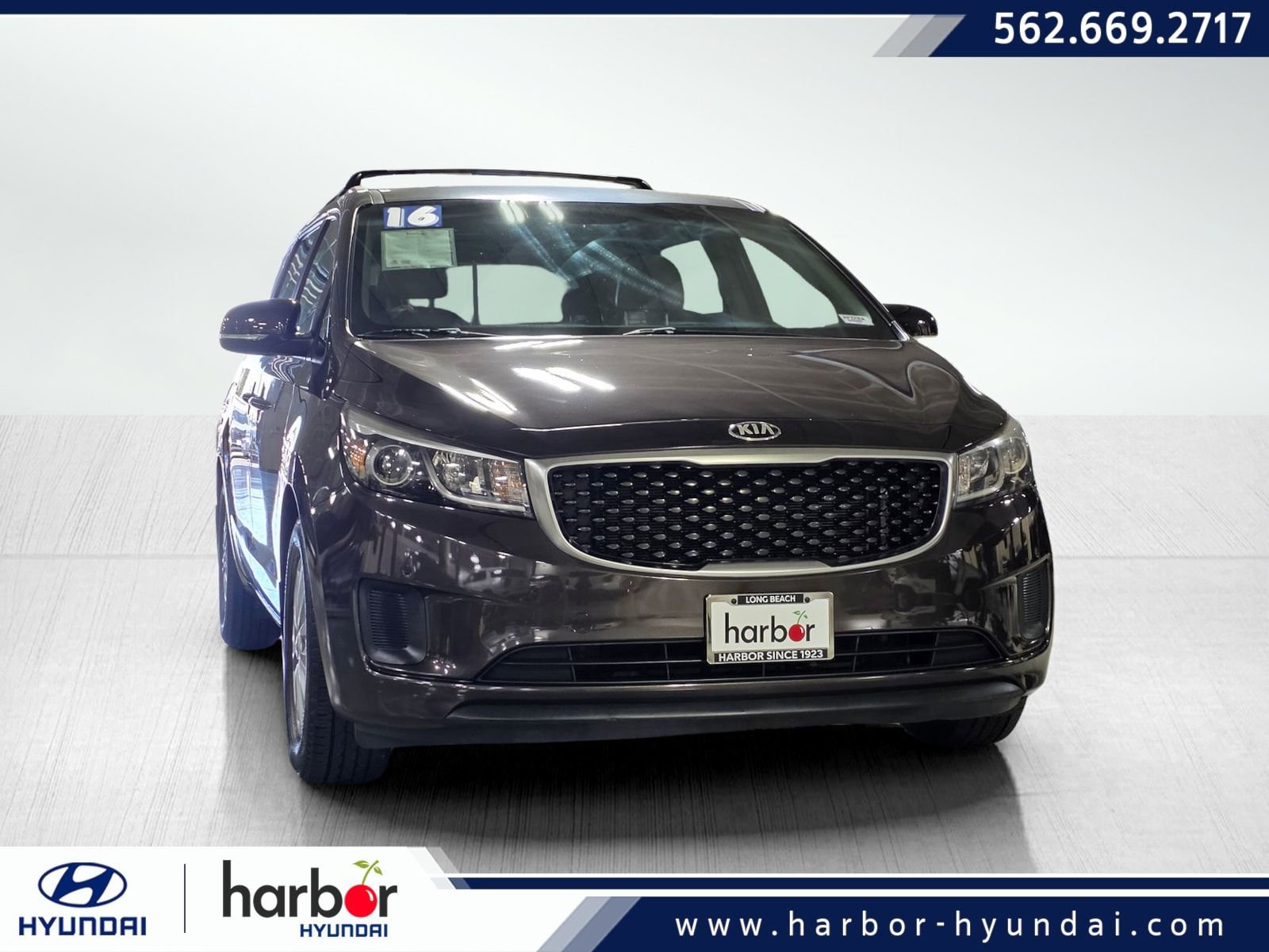 Used 2016 Kia Sedona LX w/ LX Essentials Premium Package image 1
