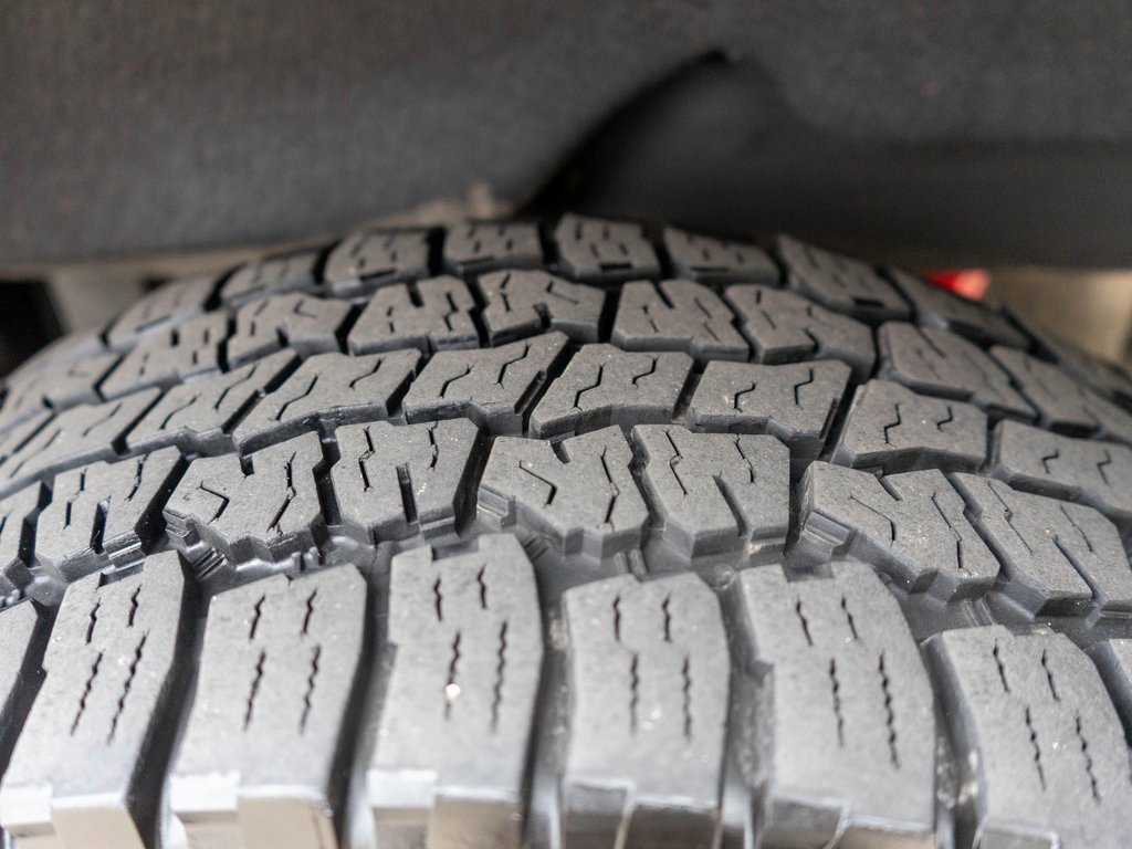 Used 2020 GMC Sierra 1500 AT4 w/ AT4 Premium Package image 34