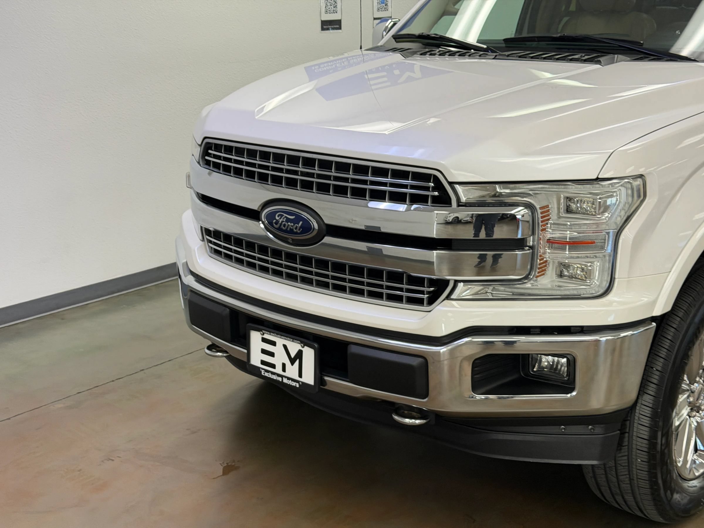 Used 2019 Ford F150 Lariat w/ Equipment Group 502A Luxury AWD/4WD image 16