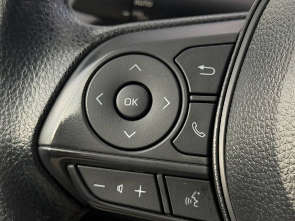 Used 2025 Toyota Corolla LE FWD image 20