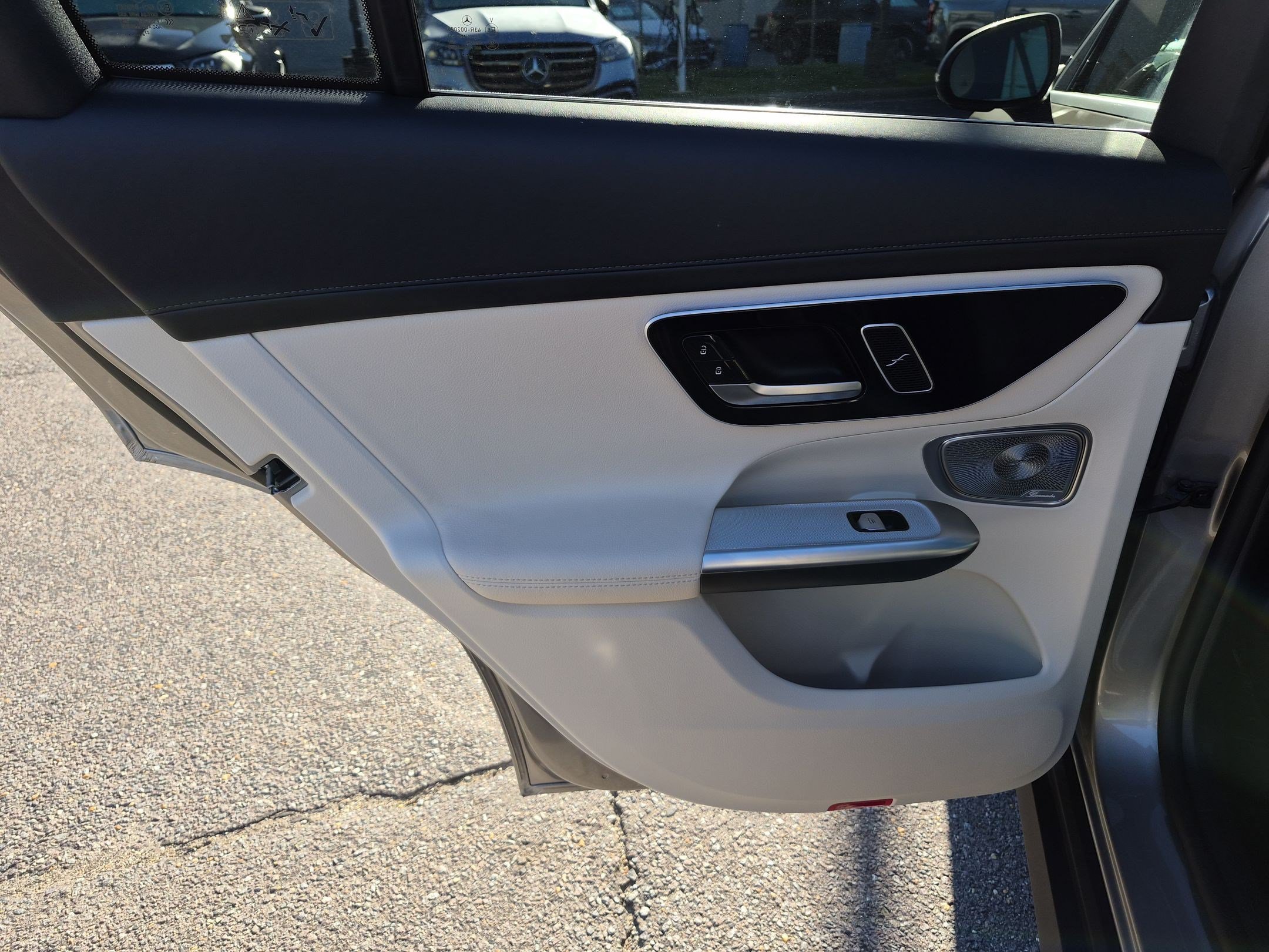 Used 2024 Mercedes-Benz GLC 300 4MATIC image 30
