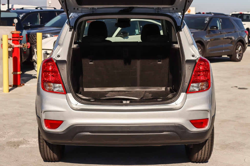 Used 2022 Chevrolet Trax LS w/ Tint and Cruise Package FWD image 13