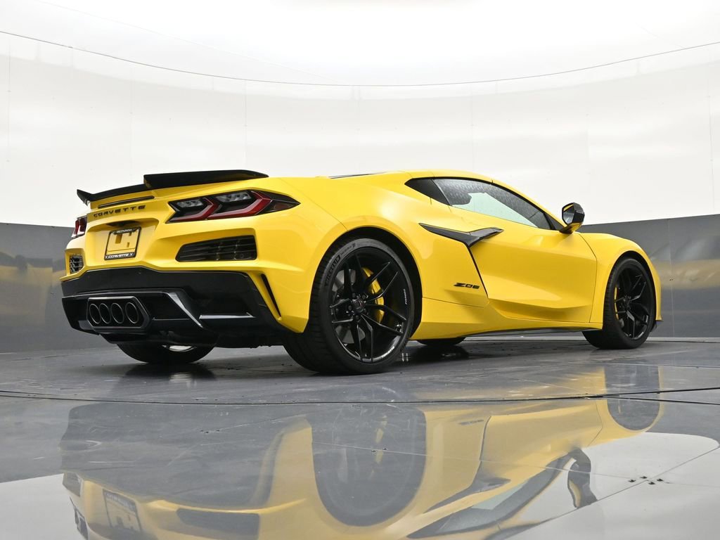 Used 2026 Chevrolet Corvette Z06 w/ Stealth Interior Trim Package image 27