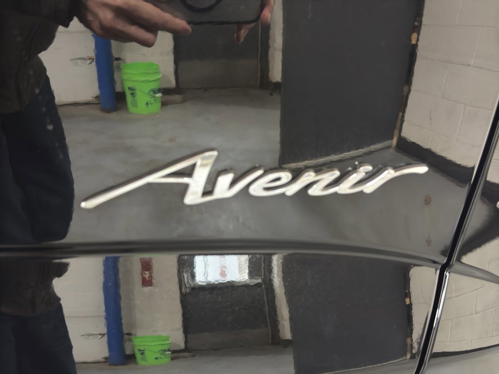 Used 2024 Buick Enclave Avenir w/ Avenir Technology Package image 13