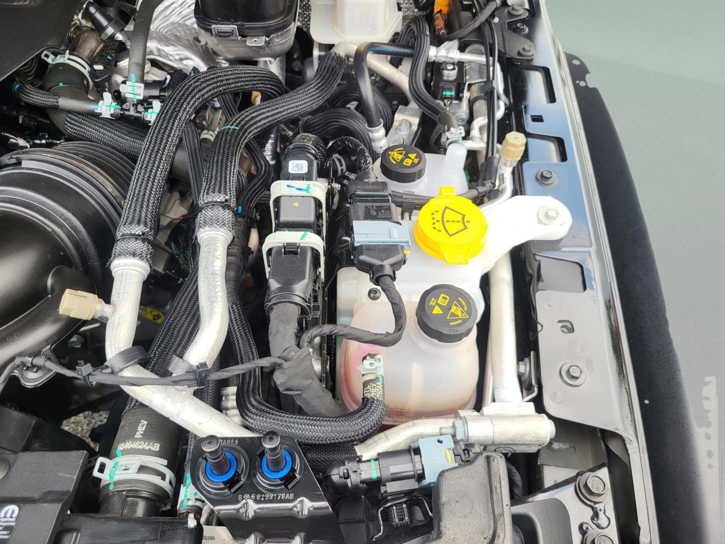 Used 2025 Jeep Wrangler Unlimited Rubicon 4xe w/ Convenience Group image 19