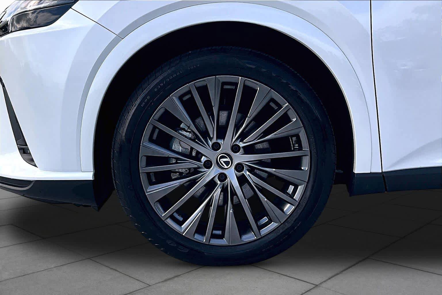 Used 2023 Lexus RX 350 FWD w/ Cold Area Package image 10