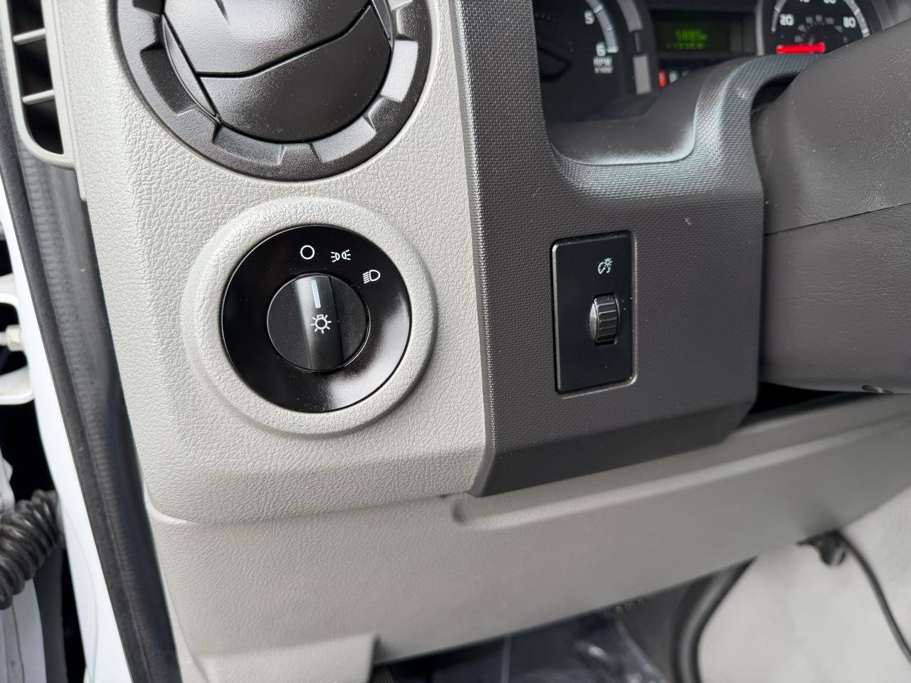 Used 2019 Ford E-350 and Econoline 350 Super Duty w/ Power Windows & Locks Group image 13