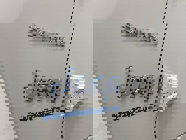 Used 2023 Jeep Wrangler Sahara w/ Cold Weather Group image 16