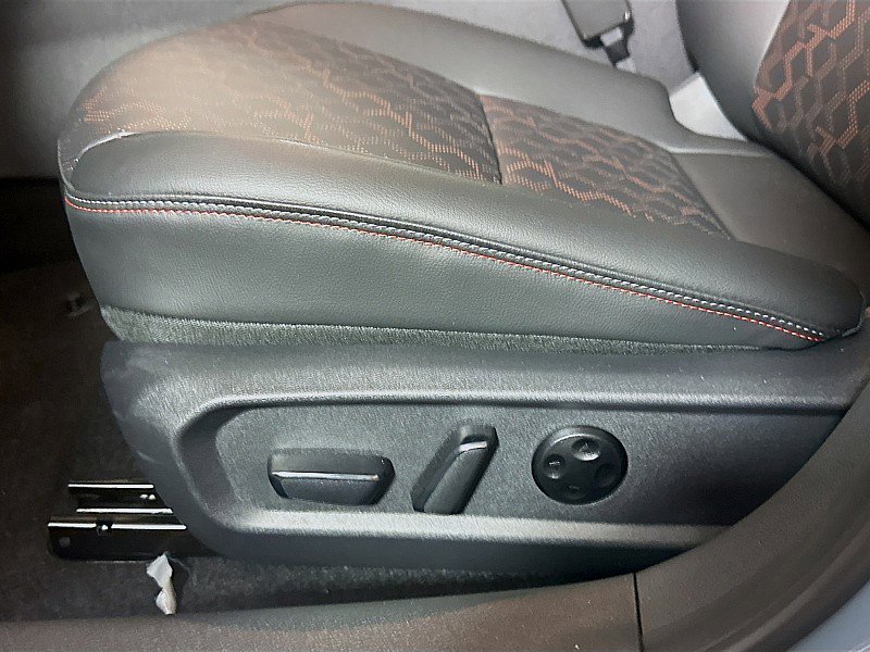 New 2026 Nissan Sentra SR w/ SR Premium Package FWD image 20