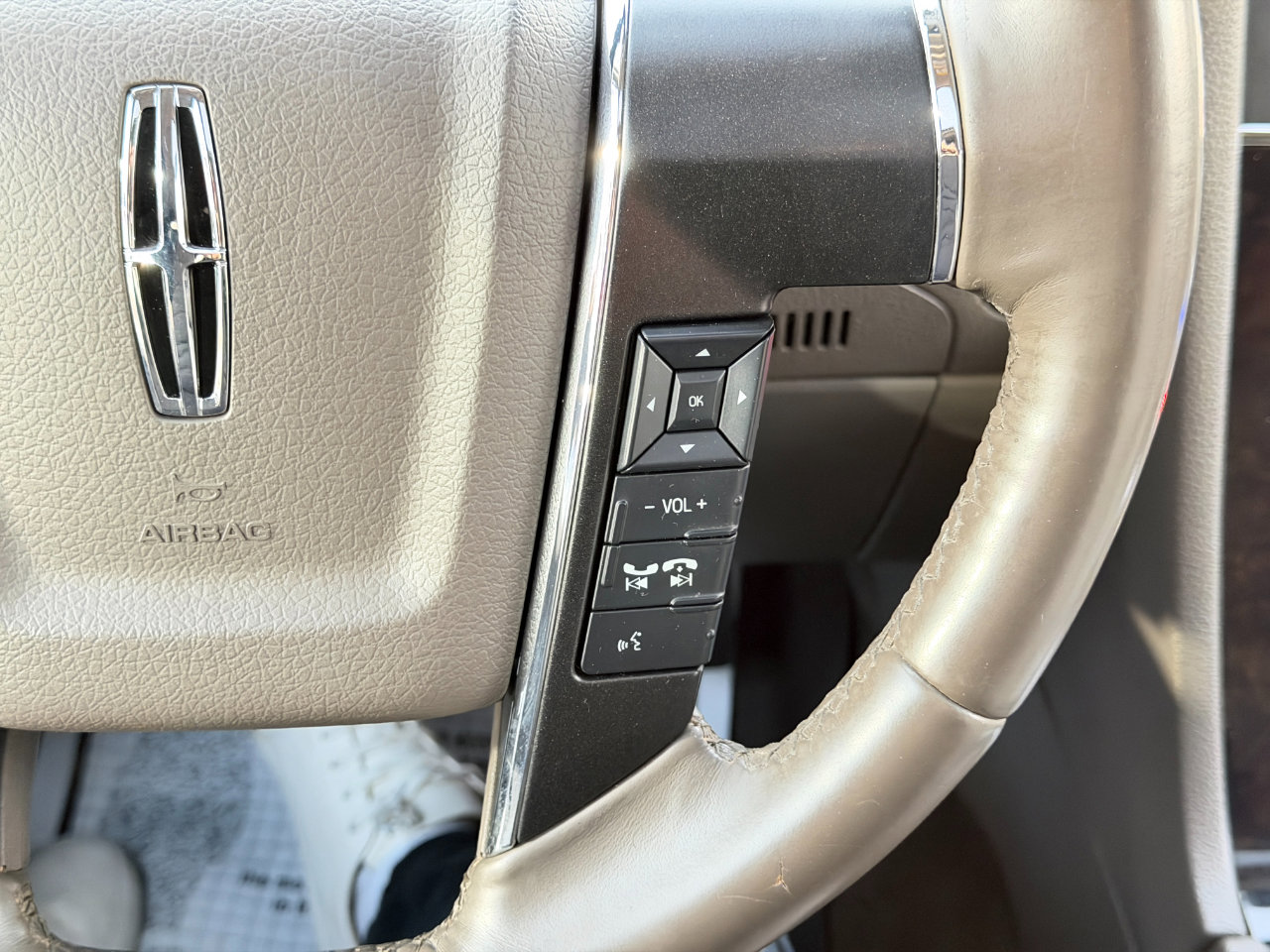 Used 2015 Lincoln Navigator L 4WD image 75
