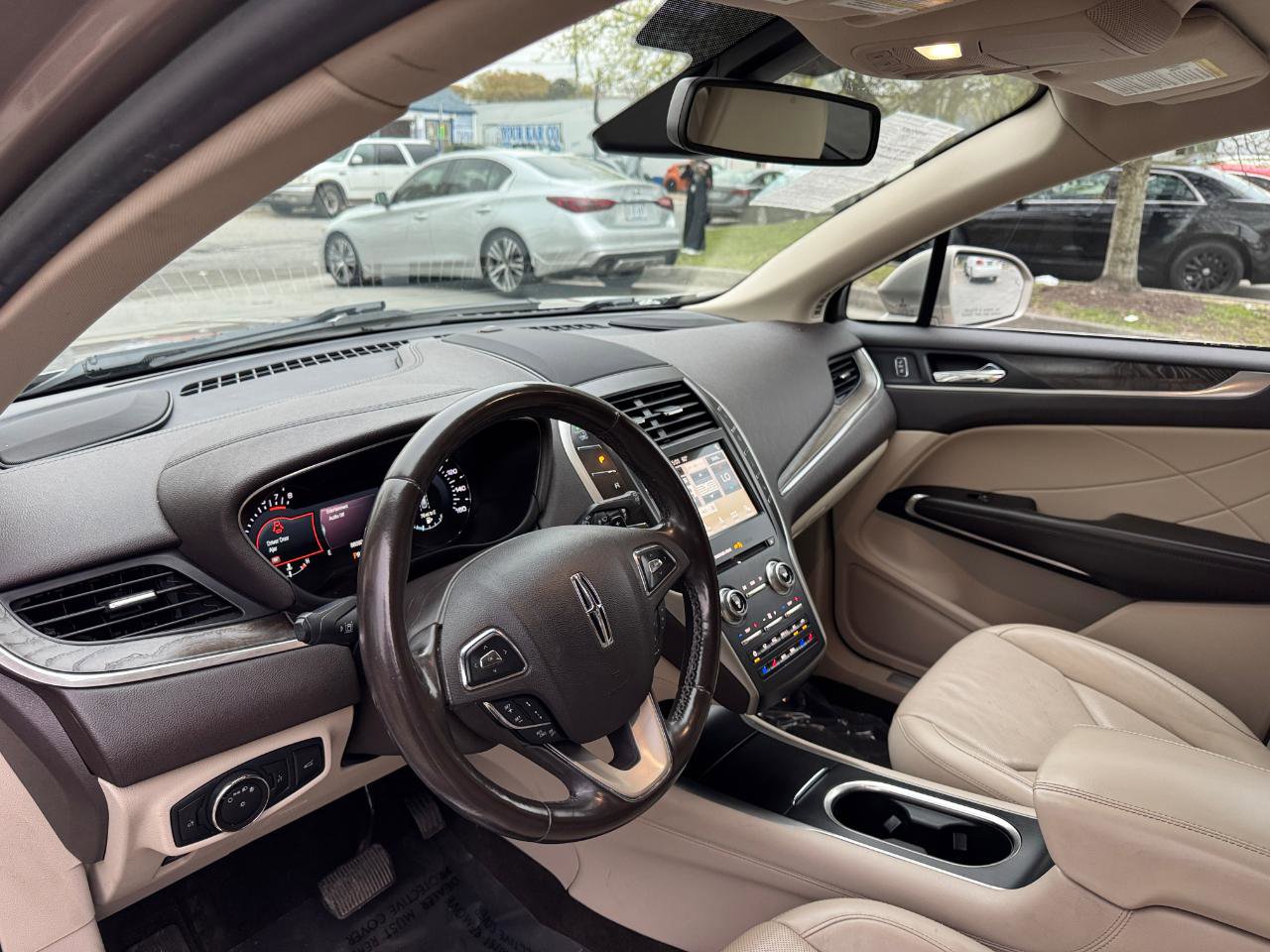 Used 2019 Lincoln MKC Reserve image 11