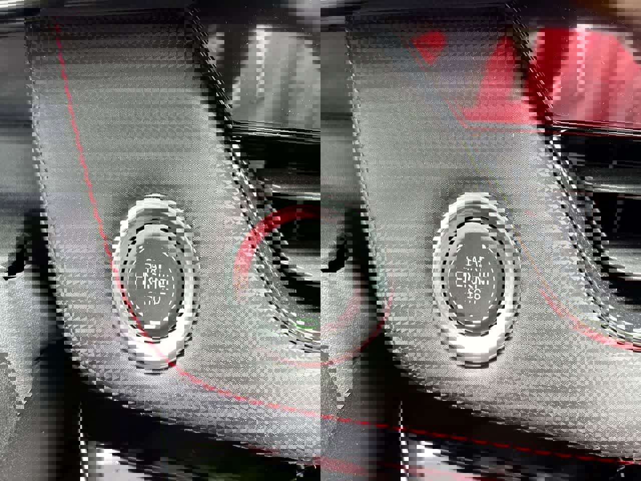 Used 2025 Chevrolet Equinox RS w/ Safety and Technology Package image 17