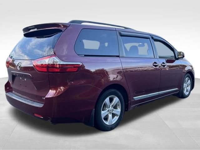 Used 2015 Toyota Sienna LE FWD image 5