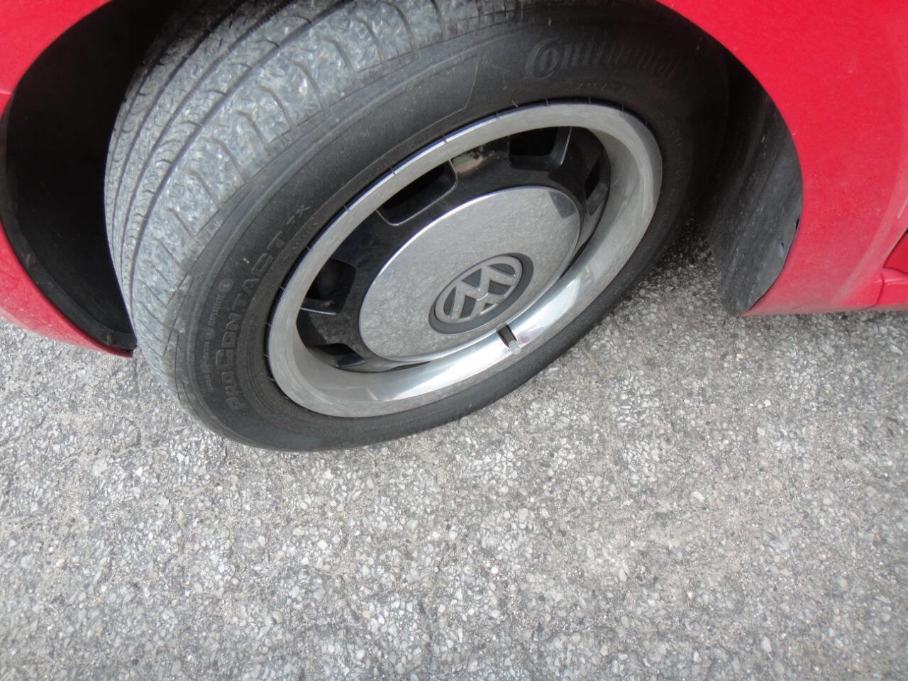 Used 2013 Volkswagen Beetle 2.5 image 16