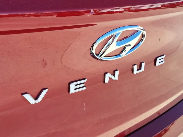 Used 2024 Hyundai Venue SEL FWD image 11