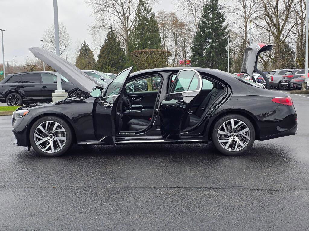 Used 2025 Mercedes-Benz E 350 4MATIC Sedan image 12