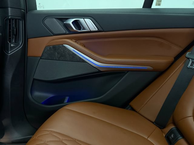 Used 2023 BMW X5 sDrive40i w/ M Sport Package RWD image 32