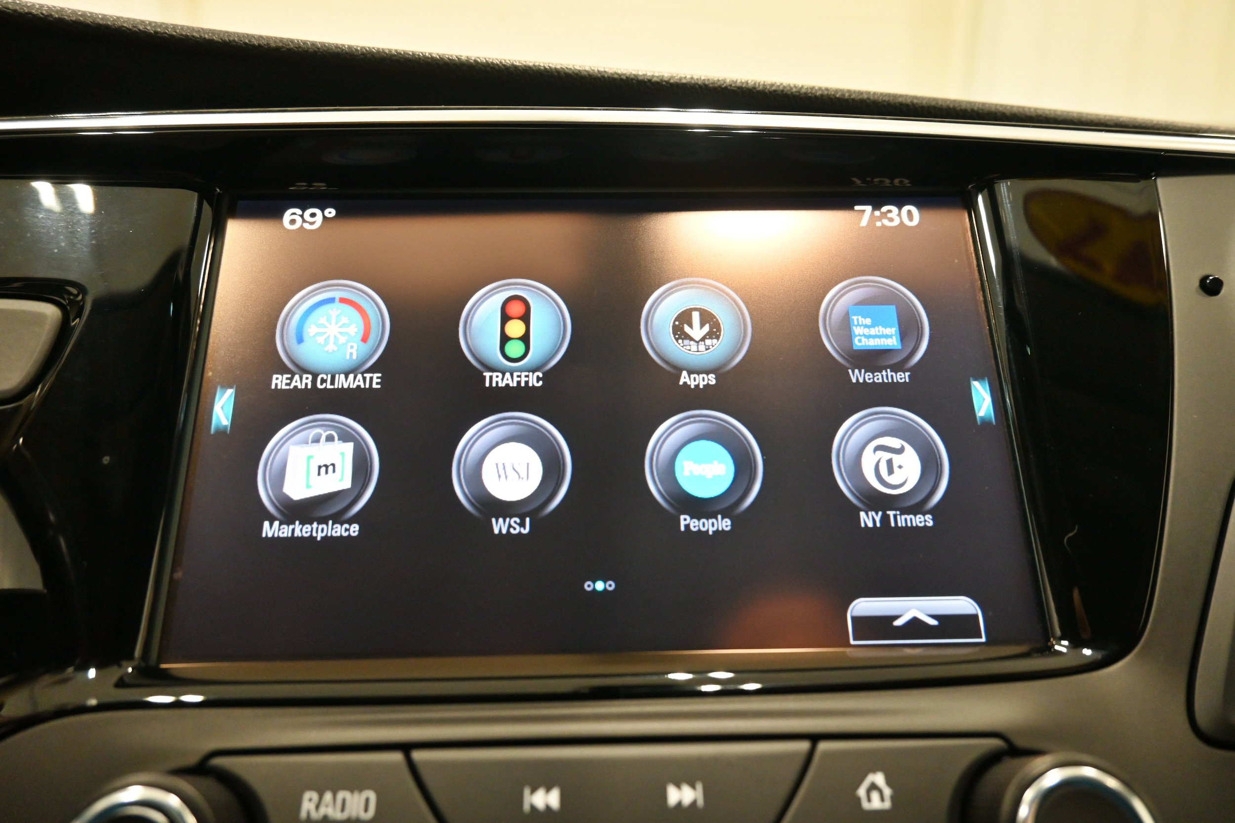 Used 2017 Buick Envision Essence AWD/4WD image 17