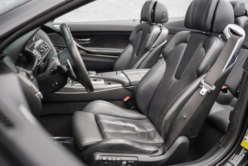 Used 2018 BMW M6 Convertible w/ Executive Package image 23