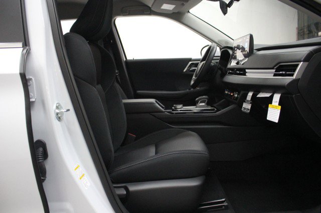 New 2026 Mitsubishi Outlander ES image 18