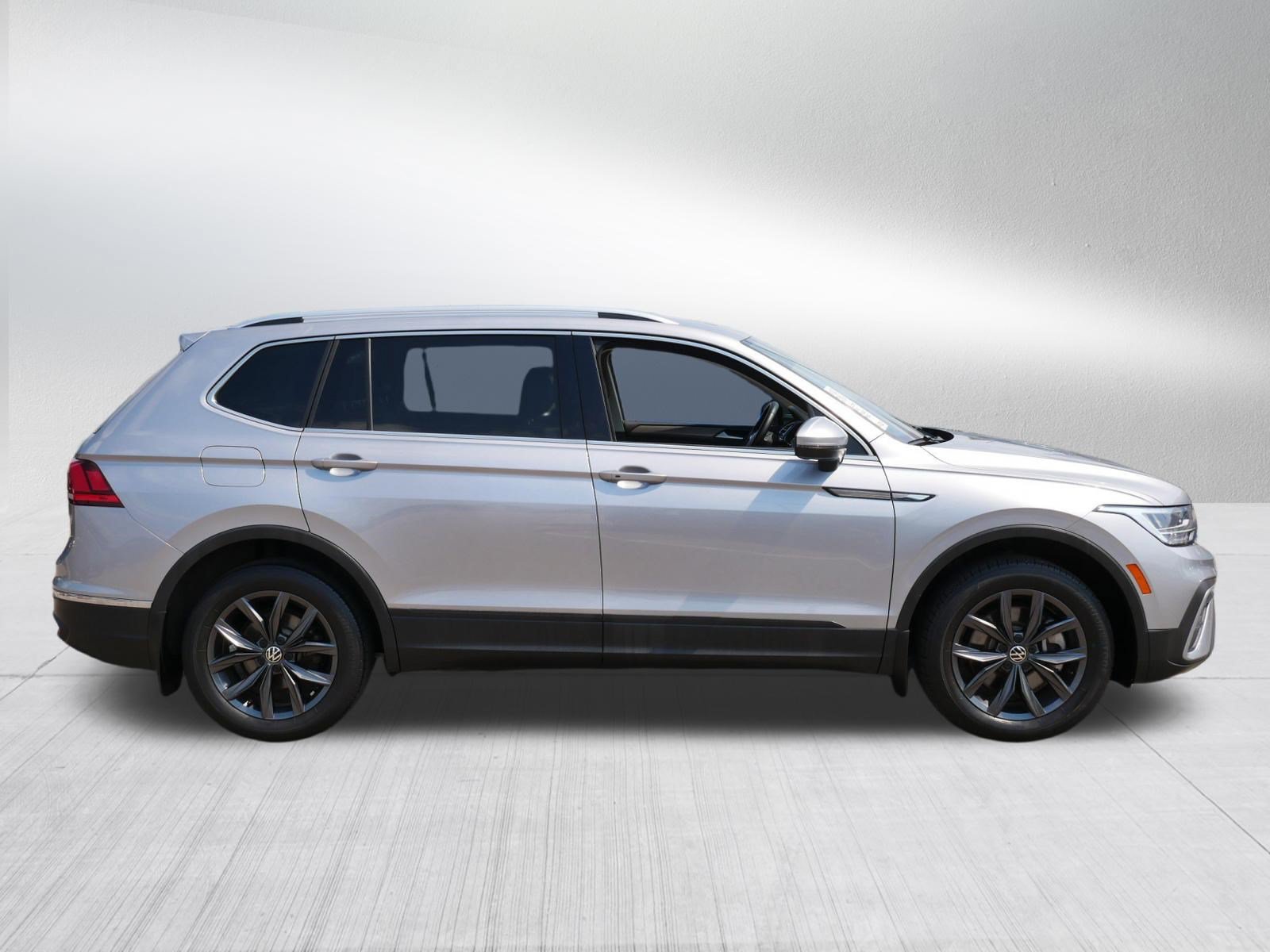Certified 2023 Volkswagen Tiguan SE FWD image 8