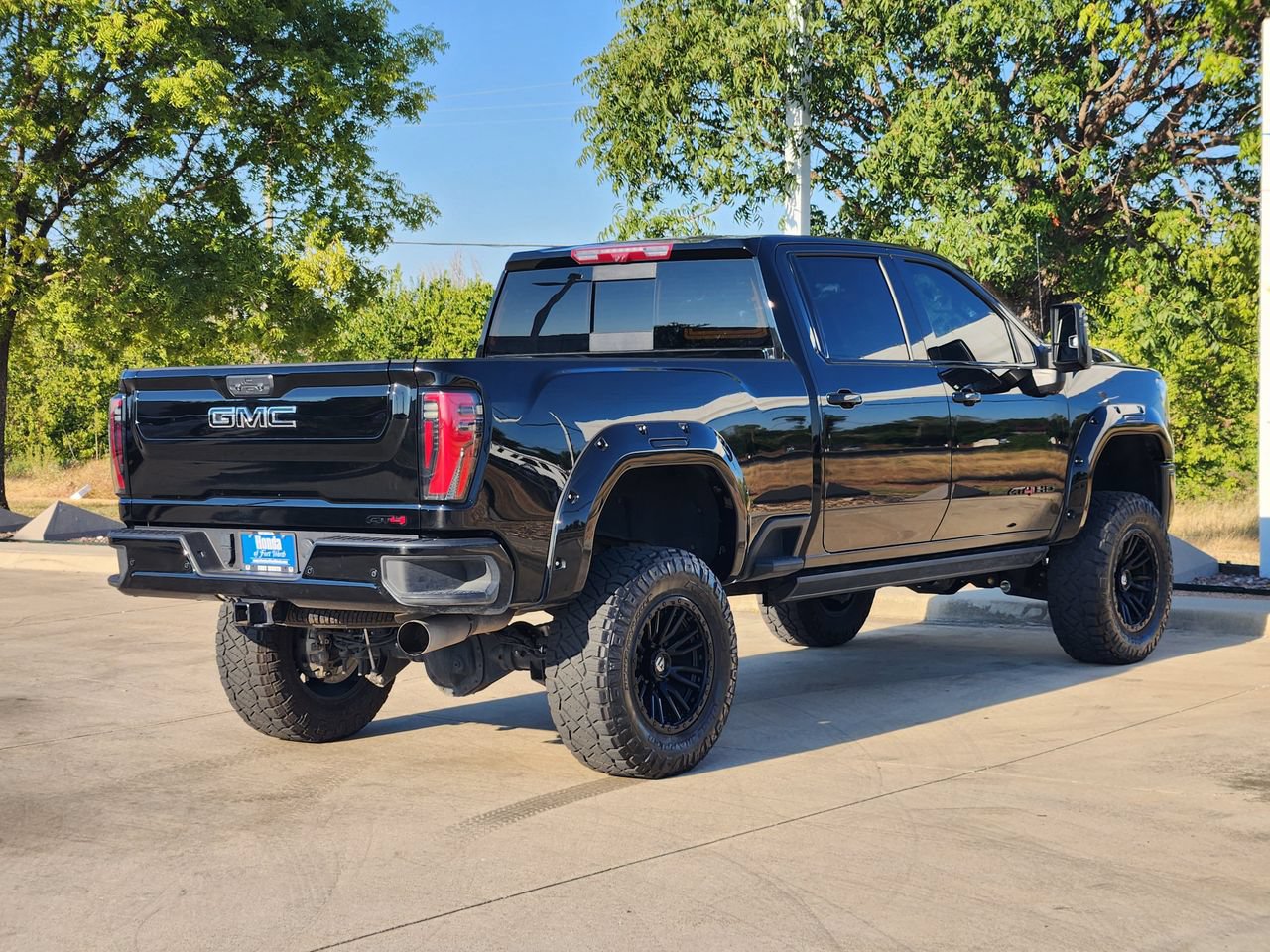 Used 2025 GMC Sierra 2500 AT4 w/ AT4 Premium Plus Package AWD/4WD image 5