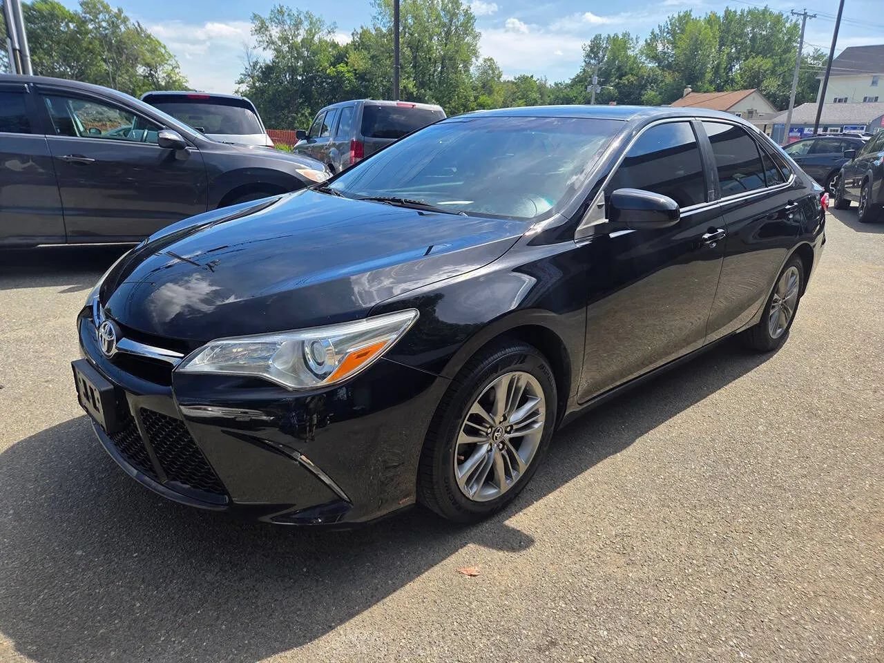 Used 2015 Toyota Camry SE FWD image 5