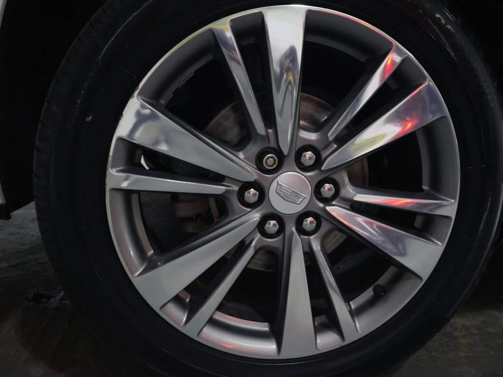 Used 2020 Cadillac XT6 Premium Luxury image 32