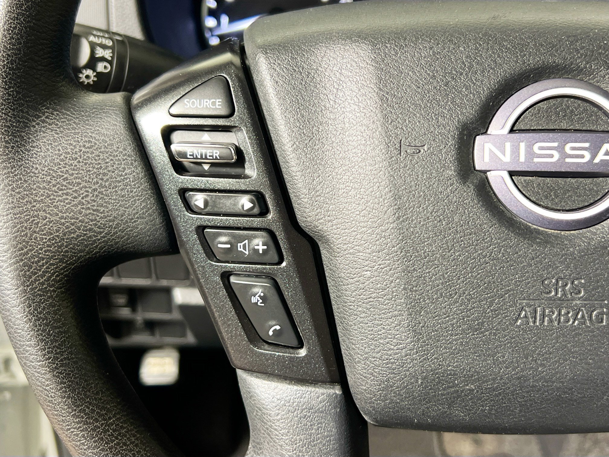 Used 2022 Nissan Frontier SV image 18