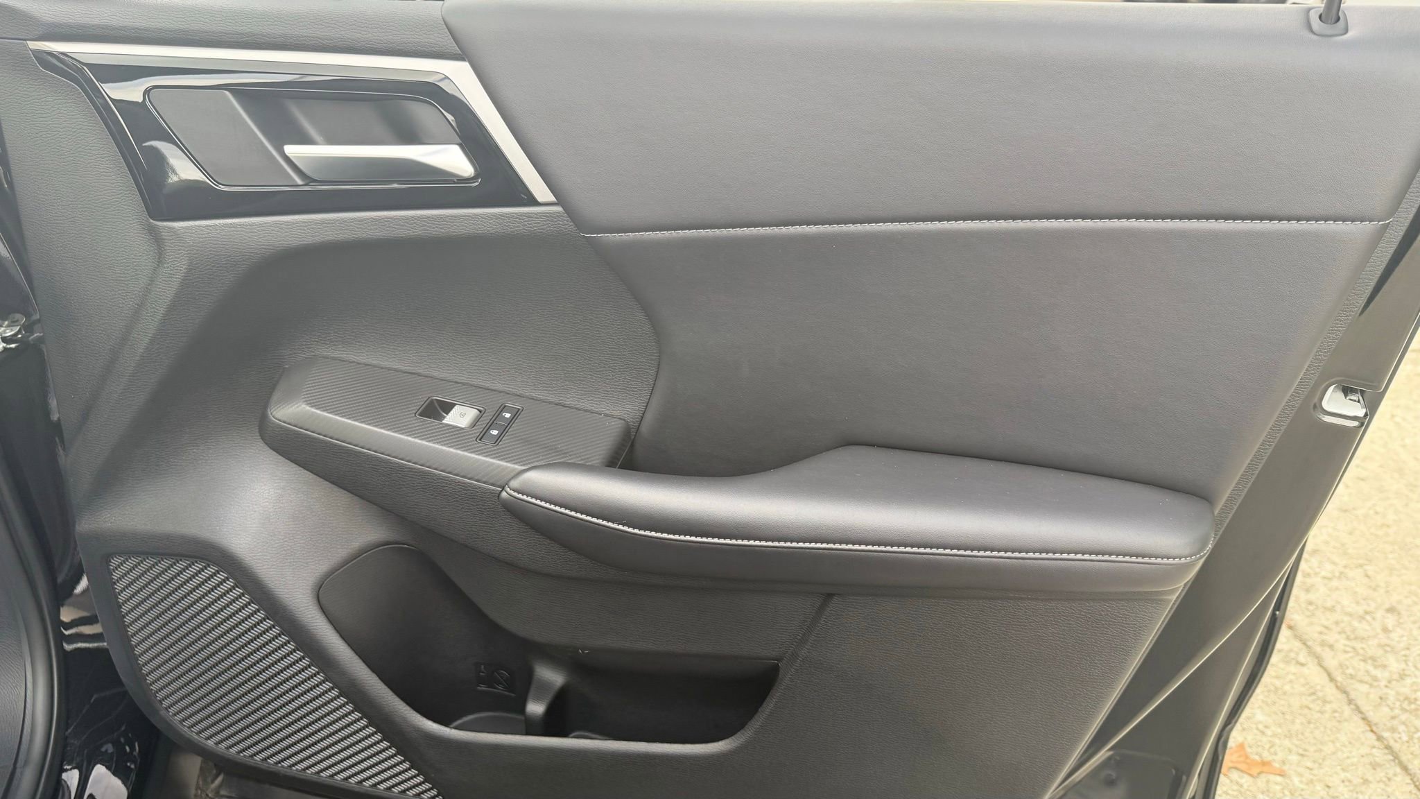 Used 2024 Mitsubishi Outlander SE image 20