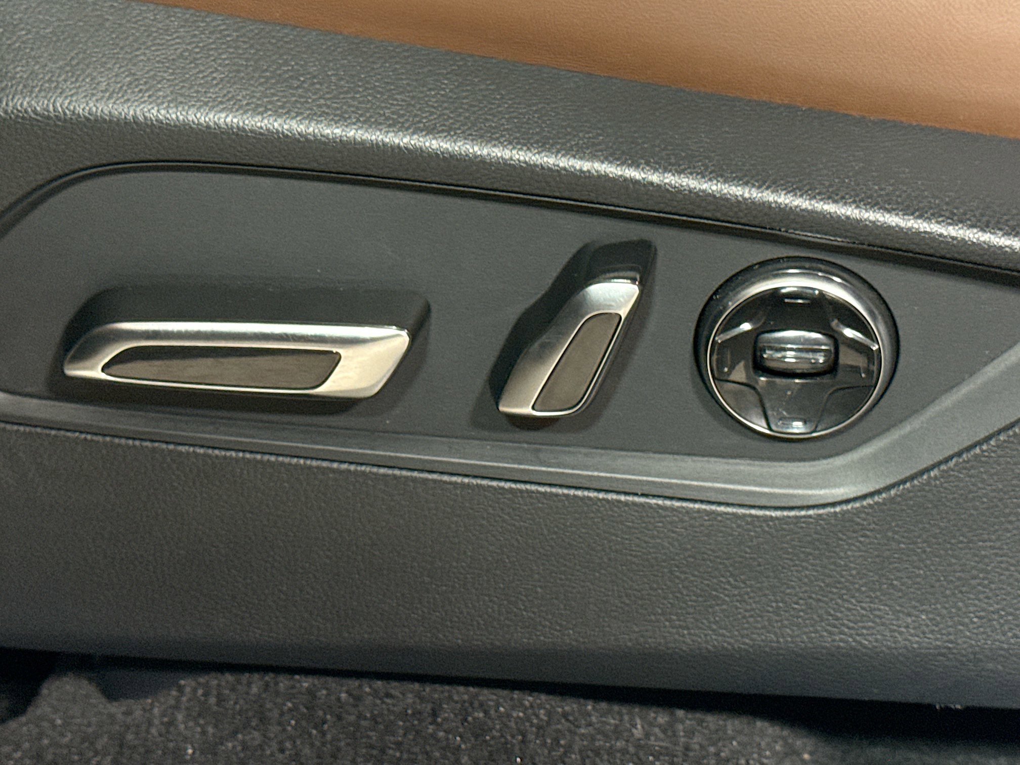 Used 2025 Acura RDX SH-AWD w/ Advance Package image 25