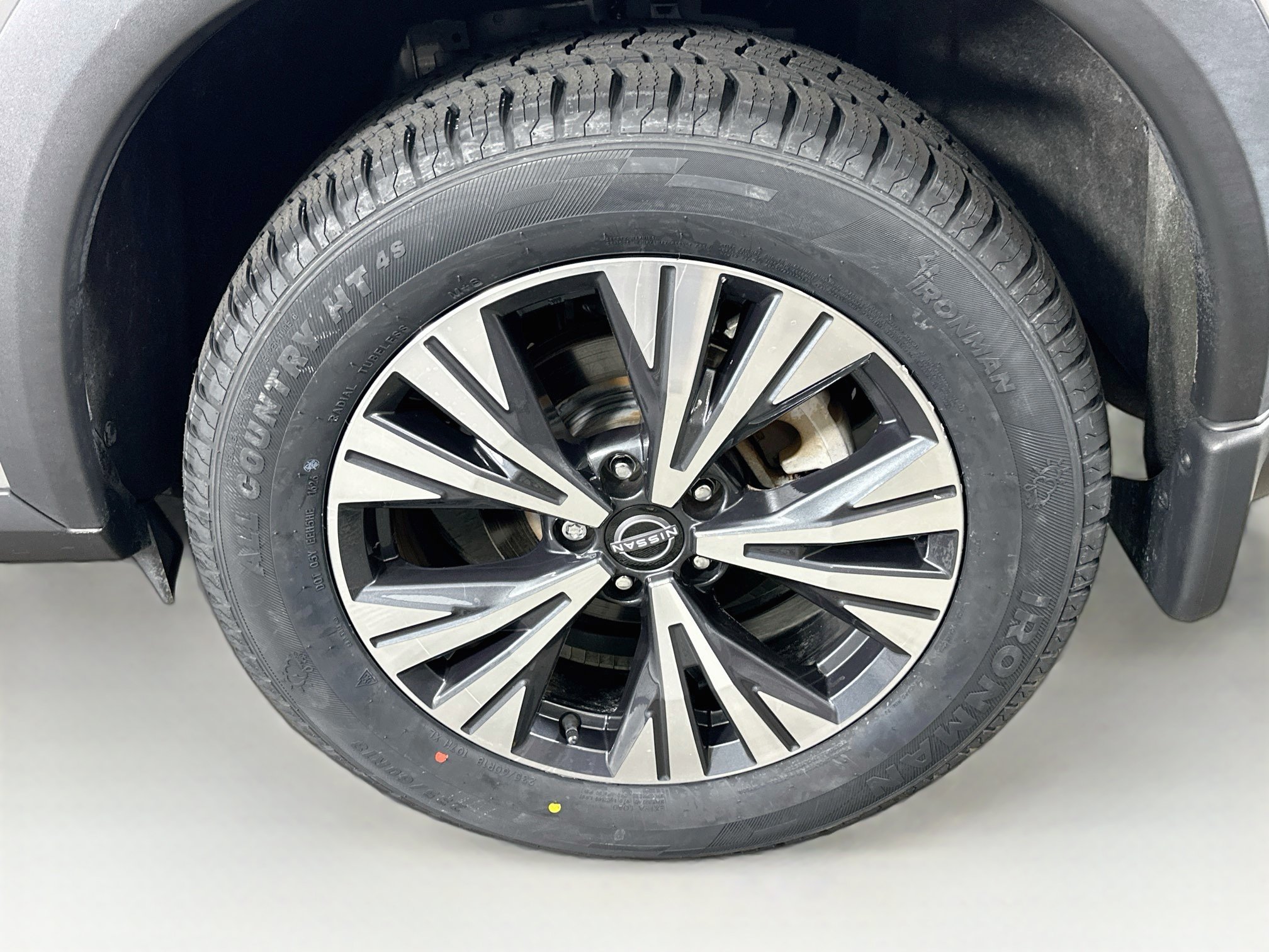 Used 2023 Nissan Rogue SV FWD image 11