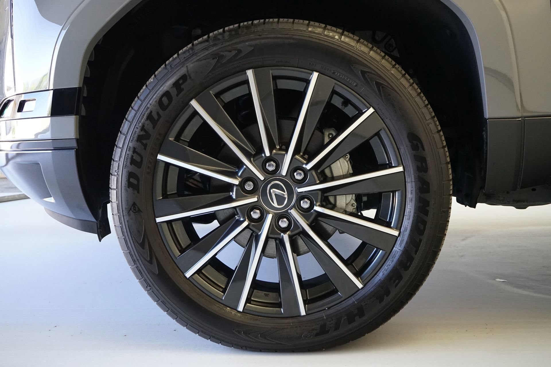 Used 2025 Lexus GX 550 w/ Cold Area Package image 37