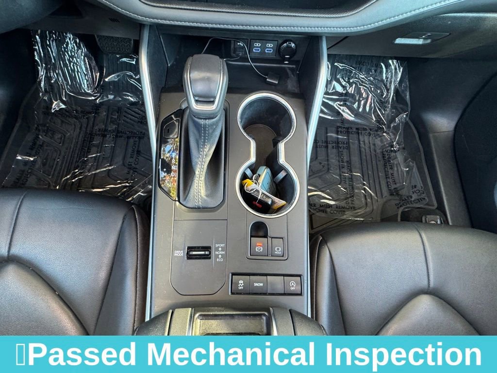 Used 2022 Toyota Highlander XLE image 29