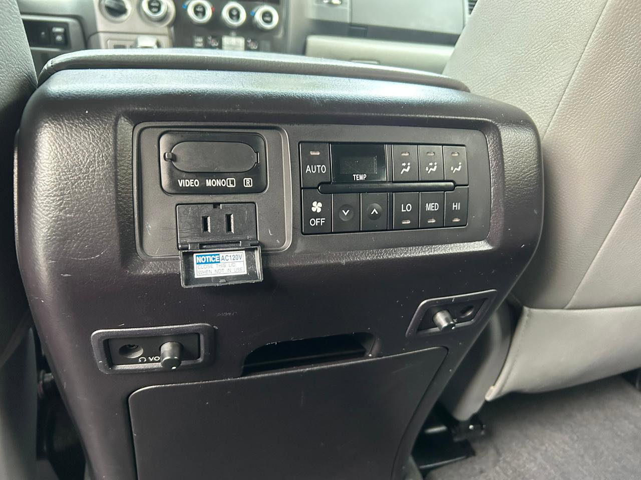 Used 2015 Toyota Sequoia Platinum AWD/4WD image 16