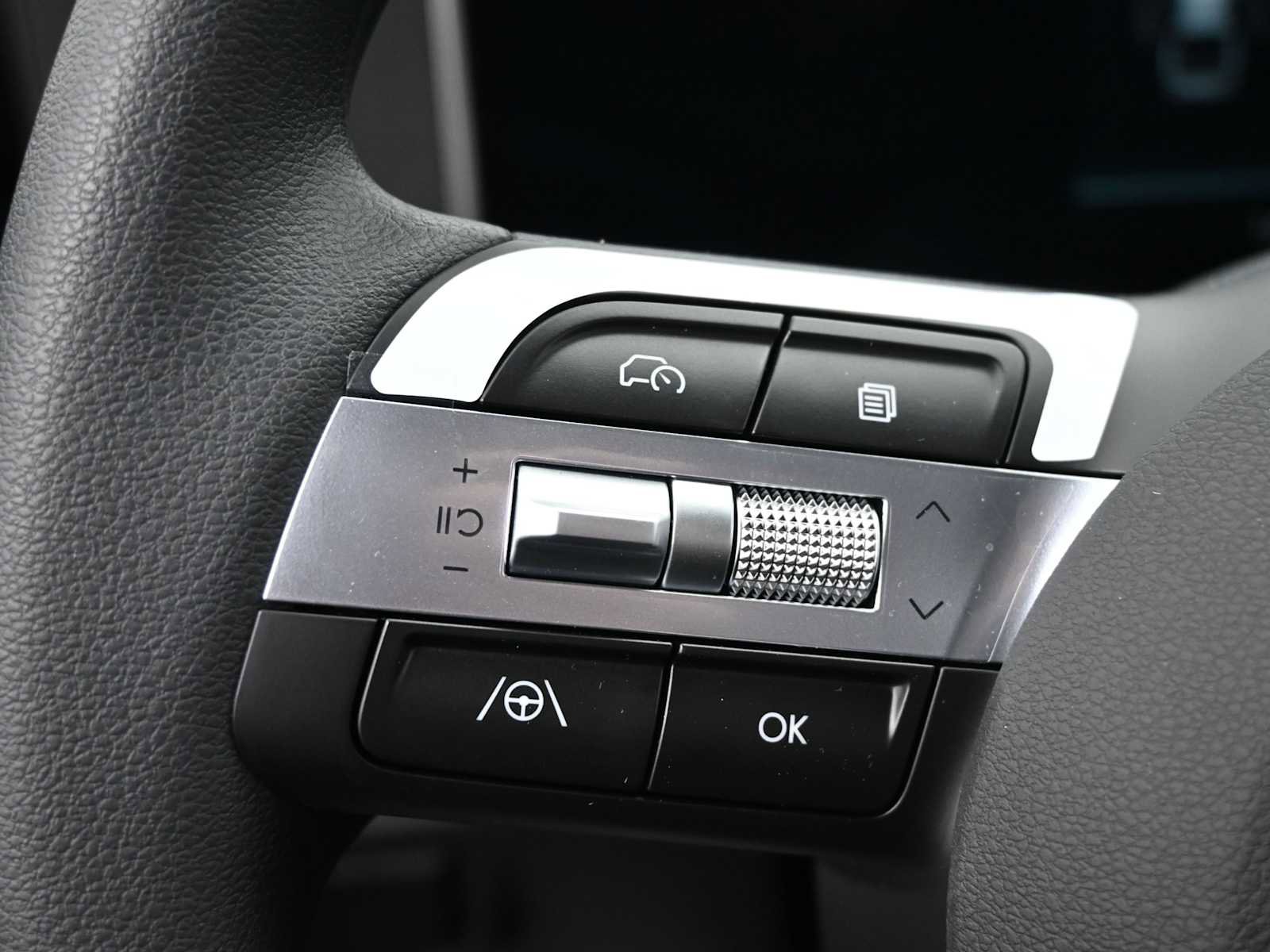 Certified 2025 Hyundai Santa Cruz SEL image 16