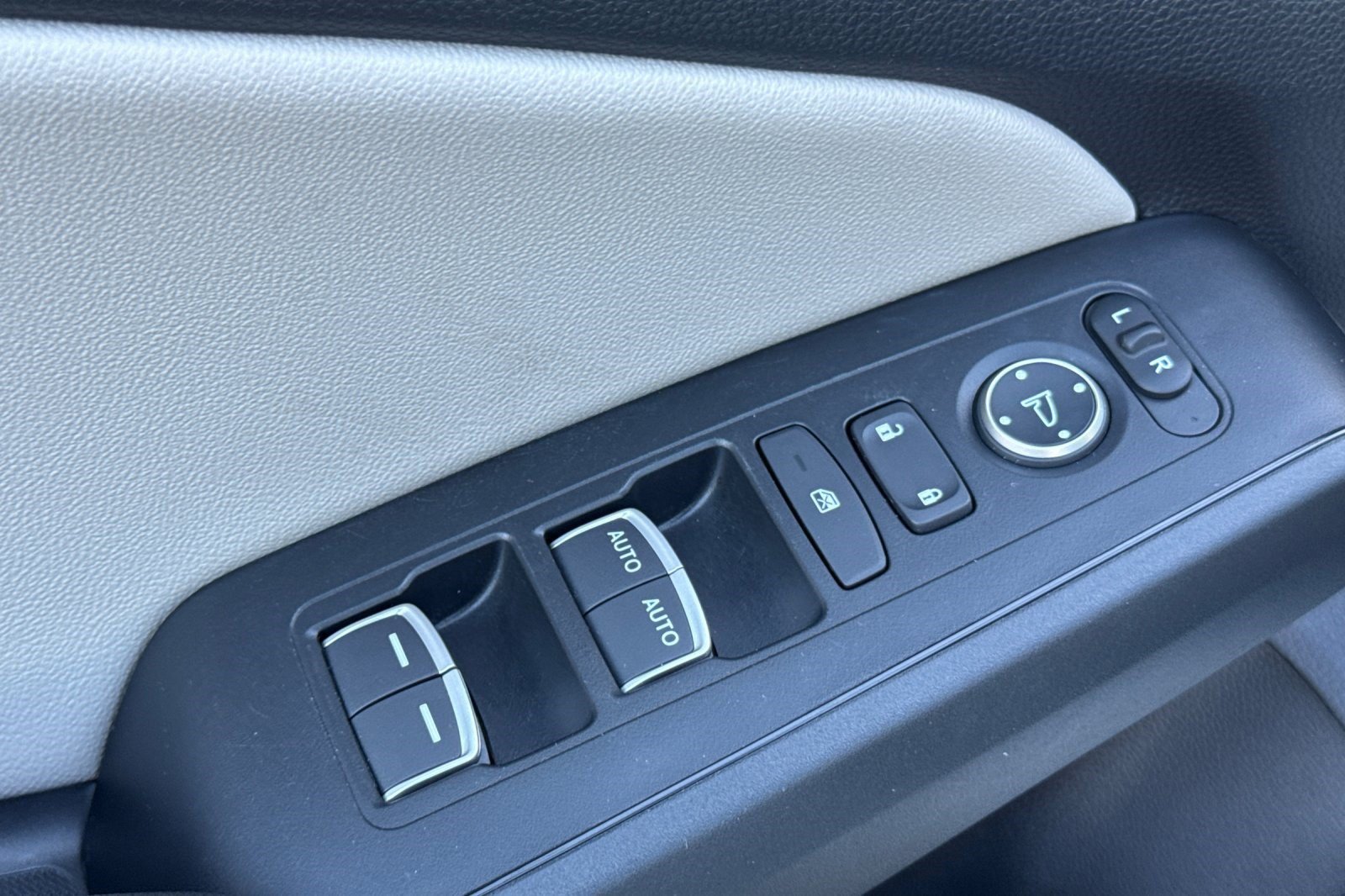 Used 2024 Honda Civic EX-L image 14
