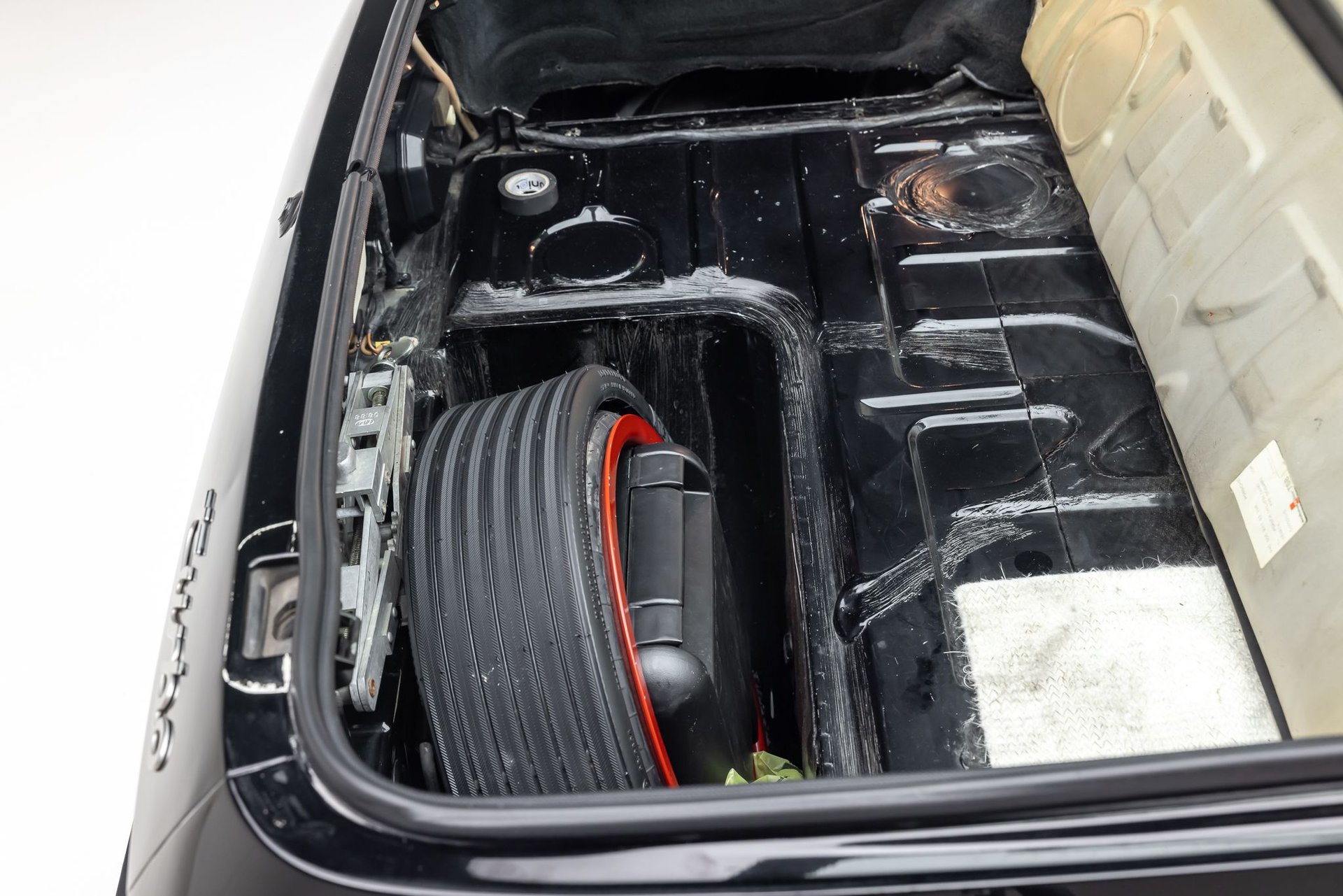 Used 1989 Porsche 944 Turbo RWD image 26