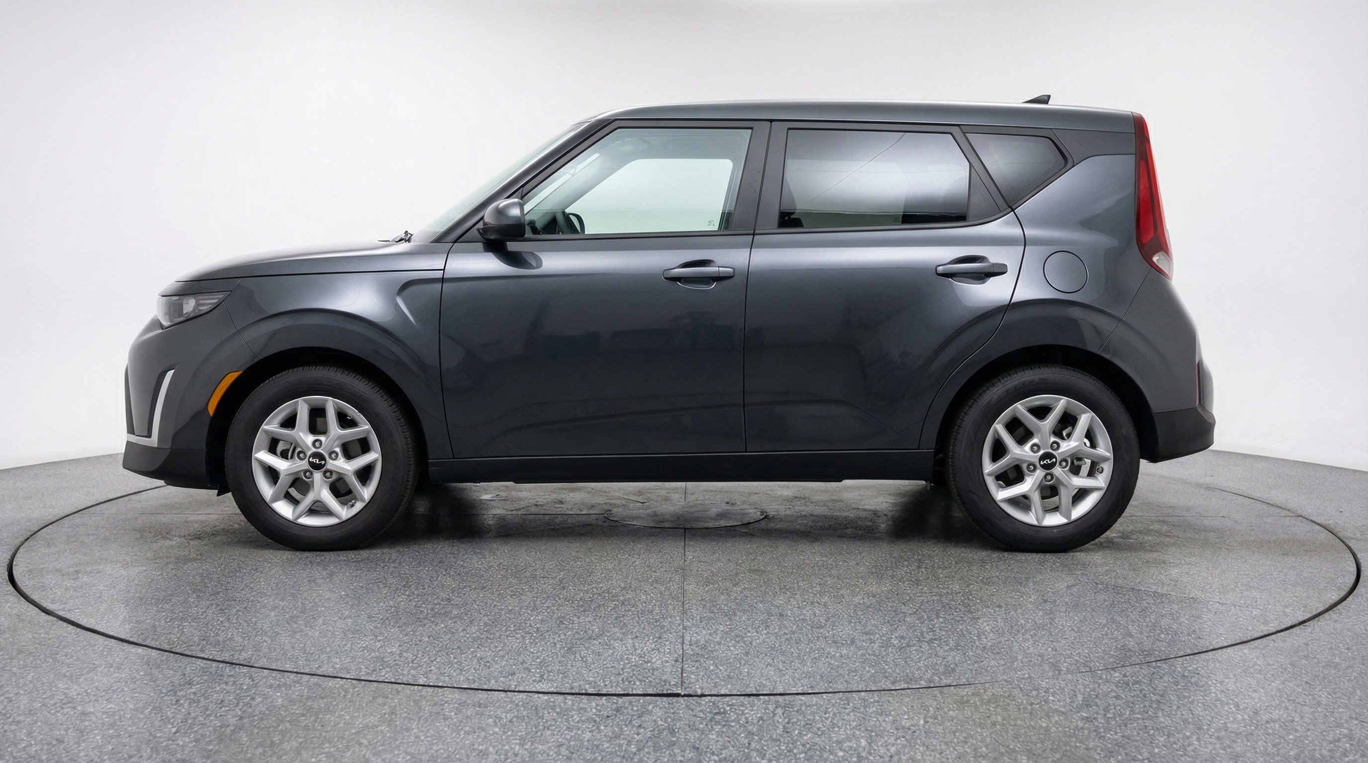 Used 2025 Kia Soul LX w/ LX Technology Package image 5