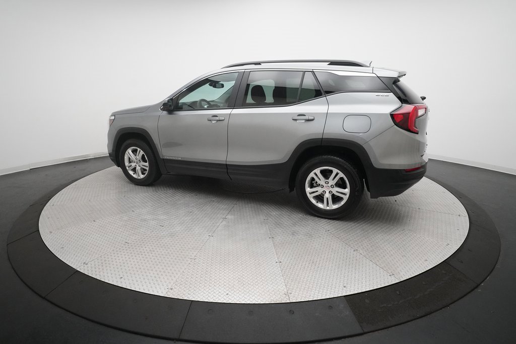 Used 2024 GMC Terrain SLE image 12
