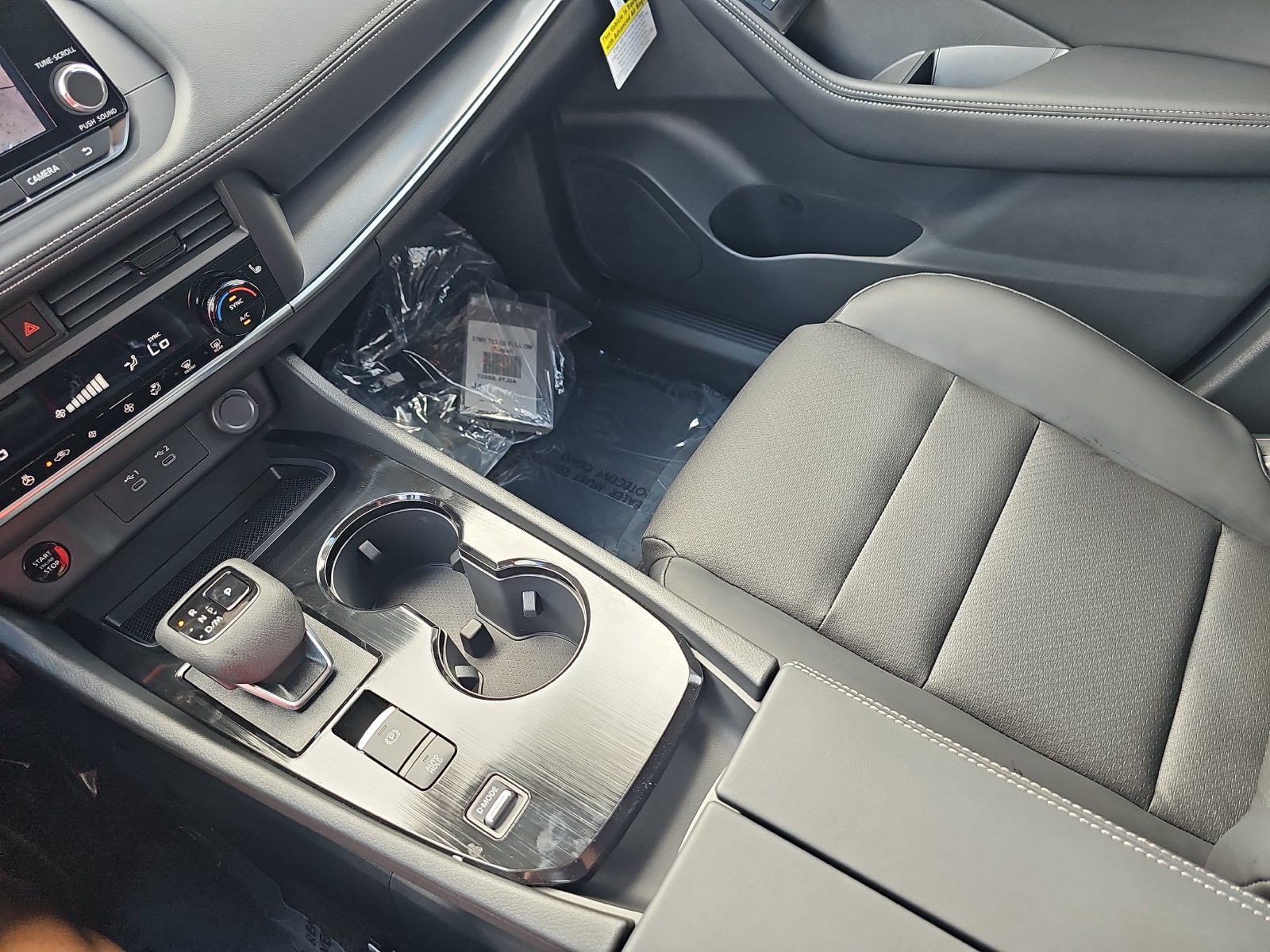 New 2027 Nissan Rogue Dark Armor FWD image 25