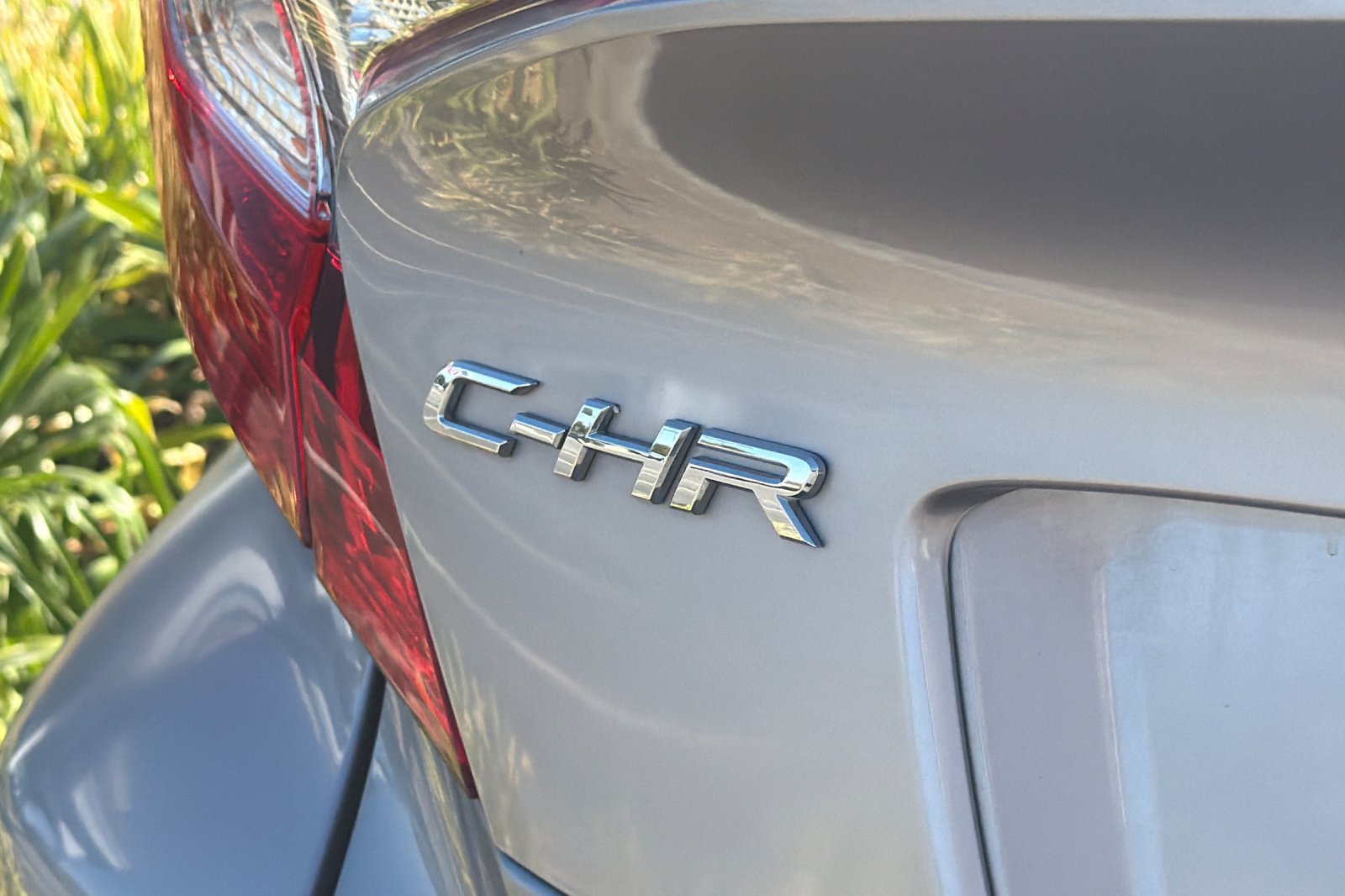 Used 2020 Toyota C-HR XLE FWD image 40